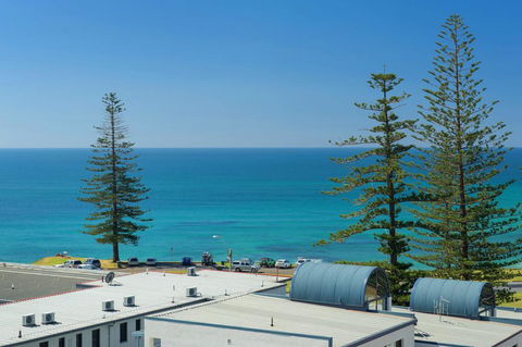 Akuna 20, 6 Joffre Street - Schoolies Week Accommodation 0