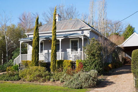 Albion - Schoolies Week Accommodation 0