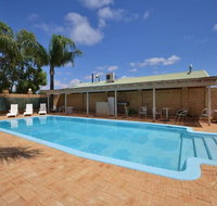Albion Hotel - Schoolies Week Accommodation