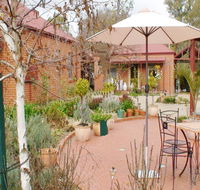 Albury Cottages - Schoolies Week Accommodation