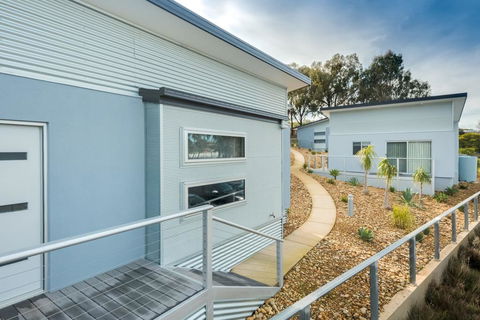 Albury Yalandra Apartment 5 - Schoolies Week Accommodation 0
