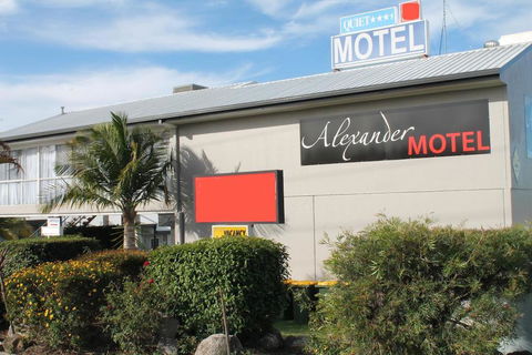 Alexander Motel - Schoolies Week Accommodation 0