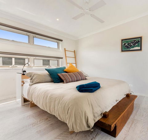 Alice's Palace, 2-minute Walk To Lifeguard Patrolled Surf Beach - Schoolies Week Accommodation 0