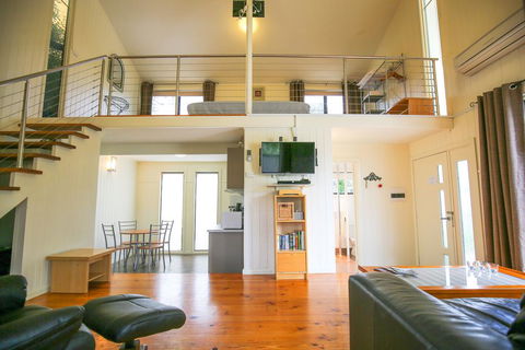 Allambie Cottages - Villa 1 - Schoolies Week Accommodation 1