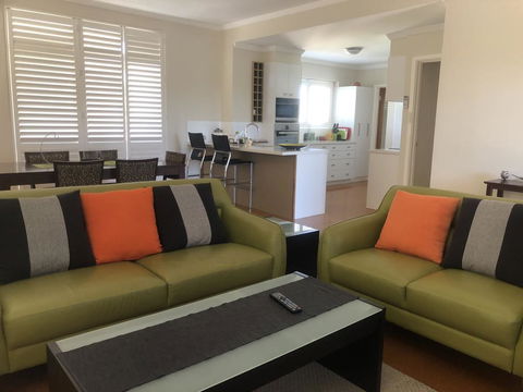 Allora Apartment Applecross - Schoolies Week Accommodation 0