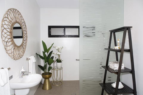 Amazing Grace - Schoolies Week Accommodation 1