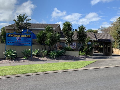 Anchor Belle Motel - Schoolies Week Accommodation 0