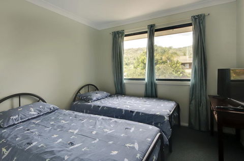 Anchor Down At Hat Head - Schoolies Week Accommodation 1