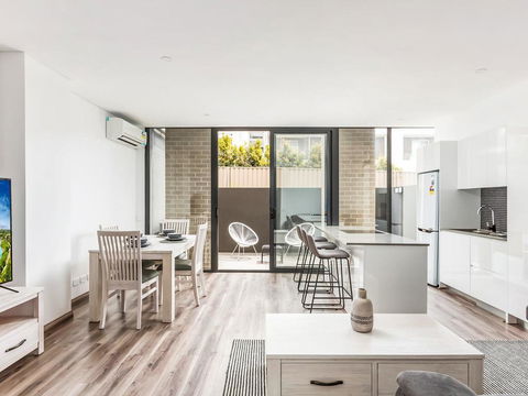 Anchored@Oceania - Schoolies Week Accommodation 0