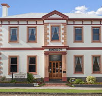 Annesley House - Schoolies Week Accommodation