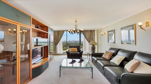Apartment In The Heart Of Chatswood - Schoolies Week Accommodation 0