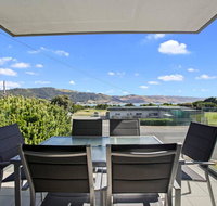 APOLLO BLUE 4 - modern waterfront apartment - Schoolies Week Accommodation