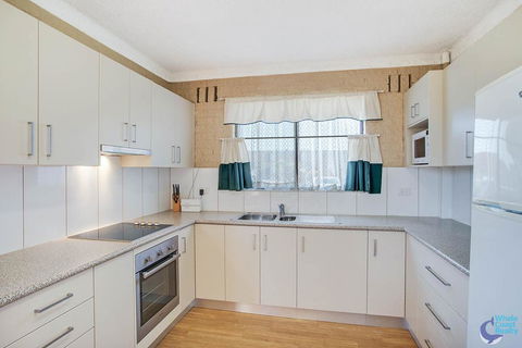 Apollo Unit 12 - Schoolies Week Accommodation 3