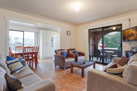 Apollo Unit 20 - Schoolies Week Accommodation 0