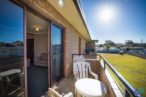 Apollo Unit 30 - Schoolies Week Accommodation 1