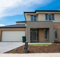 Apple House Point Cook - Schoolies Week Accommodation