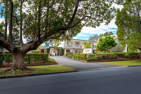 Applegum Inn - Schoolies Week Accommodation 0
