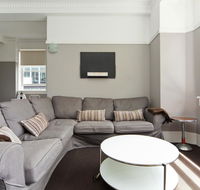 Apt - Sunny with Views - Schoolies Week Accommodation