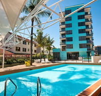 Aqualine Apartments On The Broadwater - Schoolies Week Accommodation