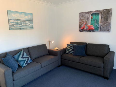 Aquarius Apartments Mollymook - Schoolies Week Accommodation 2