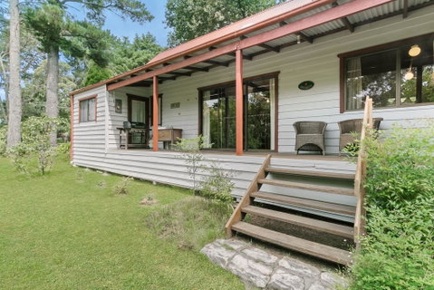 Arcadia Cottage - Schoolies Week Accommodation 1