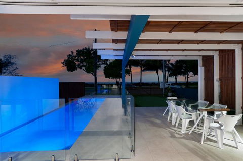 Arlington Beach House - Schoolies Week Accommodation 3