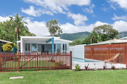 Arlington Beach House - Schoolies Week Accommodation 1