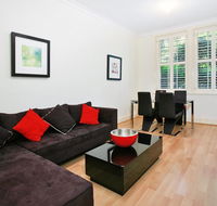 Art Deco in the Cul-de-Sac - Spacious Executive 1BR Potts Point Apartment in Quiet Cul-de-Sac - Schoolies Week Accommodation