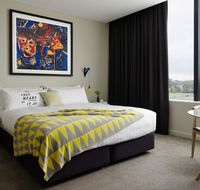 Art Series - The Larwill Studio - Schoolies Week Accommodation