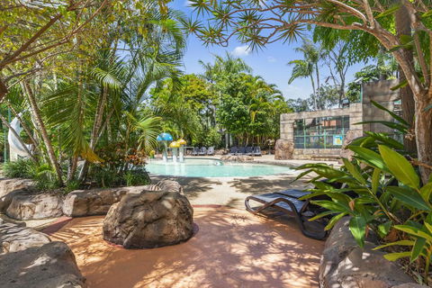 Ashmore Palms Holiday Village - Schoolies Week Accommodation 1