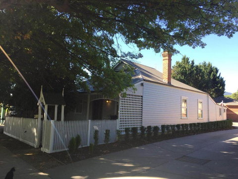 Magnolia Cottage - Schoolies Week Accommodation 2