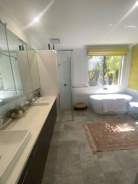 Luxury Executive Home With Pool - Schoolies Week Accommodation 1