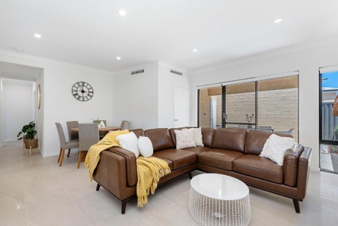 Luxury Urban Retreat - Schoolies Week Accommodation 2