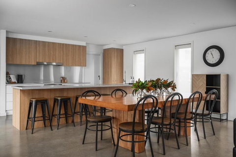 Magnolia On Monash - Schoolies Week Accommodation 2