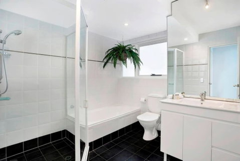 MAN29 - Beautiful 2 BR Apartment Manly Wharf Views - Schoolies Week Accommodation 3