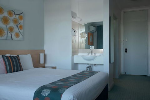 Markets Hotel - Schoolies Week Accommodation 2