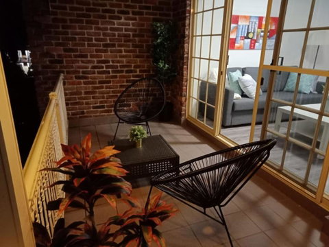 Modern 2BR Apartment With Parking - Schoolies Week Accommodation 3