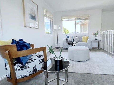Modern And Elegant House With Swimming Pool - Schoolies Week Accommodation 2
