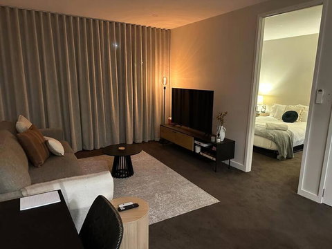 Modern Griffith Apartment - Schoolies Week Accommodation 3