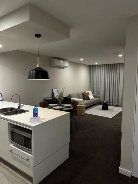 Modern Griffith Apartment - Schoolies Week Accommodation 1