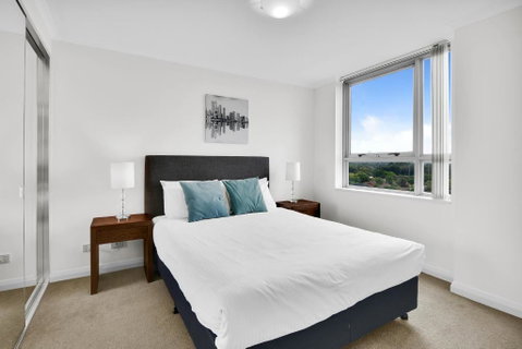 Modern Spacious Chatswood Apartment H1016 - Schoolies Week Accommodation 1