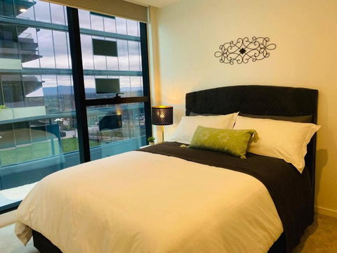 Moody Moon Apartment @ Sky Garden - Glen Waverley - Schoolies Week Accommodation 1