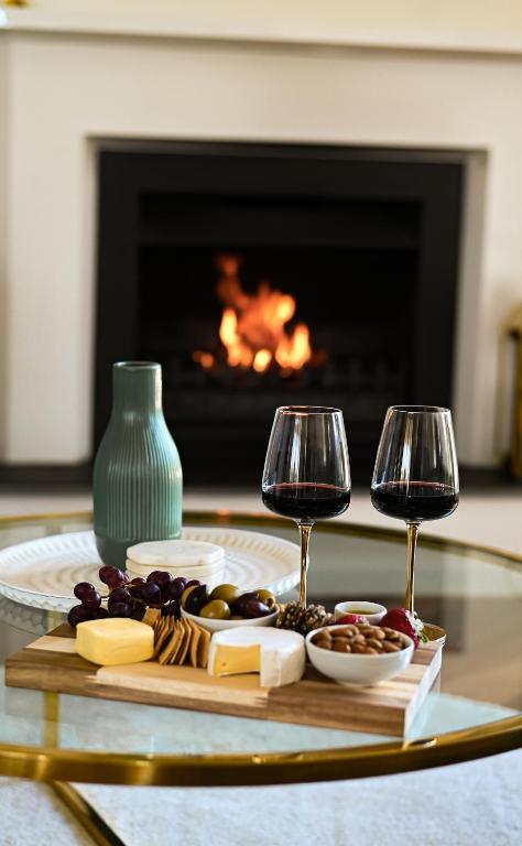 Mount Bold Estate - Luxurious Private Retreat - Schoolies Week Accommodation 3