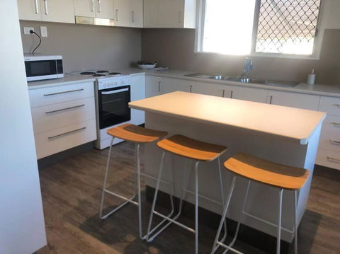 Mt Isa - Emerald Gem 3 Bedroom Home QUIET AREA - Schoolies Week Accommodation 3