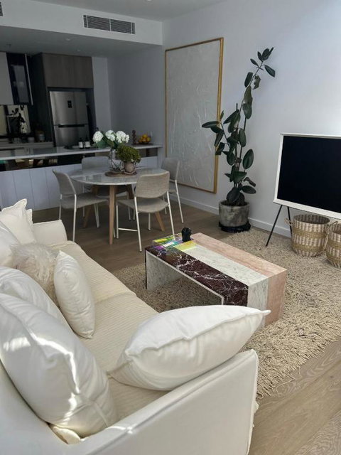 New & Modern Loft 1bd W/Pool&Gym - Schoolies Week Accommodation 0