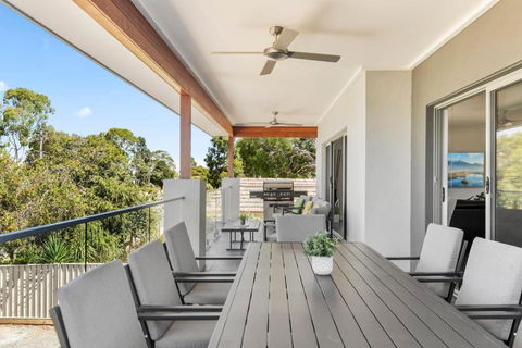 NEW - Sunrise Waters Holiday House - Schoolies Week Accommodation 3
