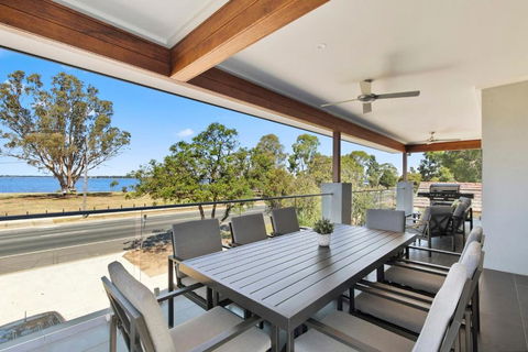 NEW - Sunrise Waters Holiday House - Schoolies Week Accommodation 0