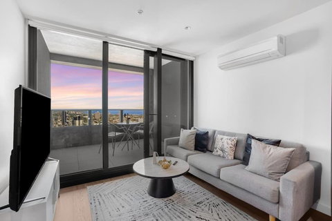 NEW Waterfront Living With Sublime Views 2B1B - Schoolies Week Accommodation 1