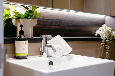 NEW Waterfront Living With Sublime Views 2B1B - Schoolies Week Accommodation 2