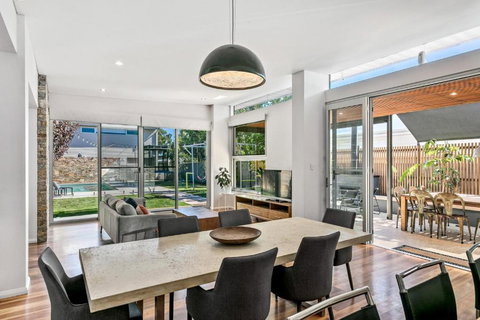 Mosman Park Prestige - Schoolies Week Accommodation 2